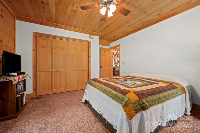 23 Jay Foster Way 22/23, Saluda, NC 28773