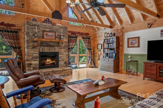 23 Jay Foster Way 22/23, Saluda, NC 28773