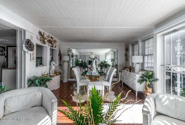 2851 S Wilson Rd, Radcliff, KY 40160