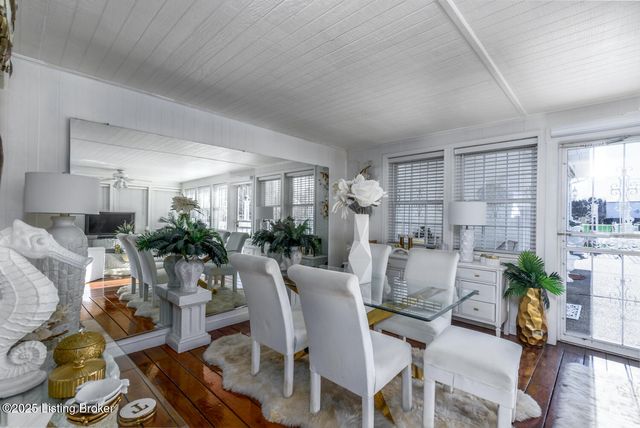 2851 S Wilson Rd, Radcliff, KY 40160