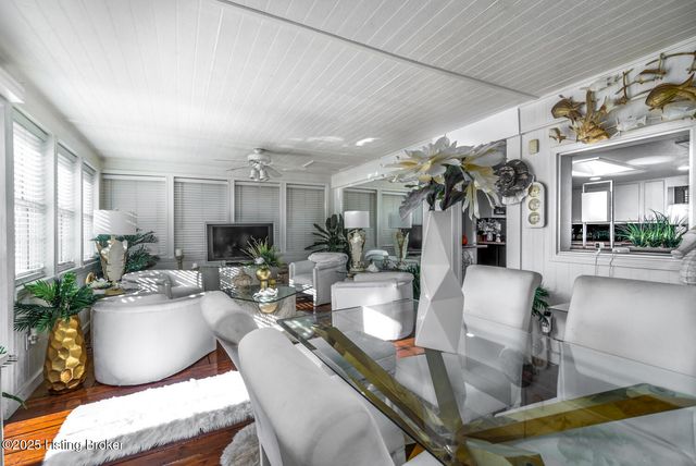 2851 S Wilson Rd, Radcliff, KY 40160