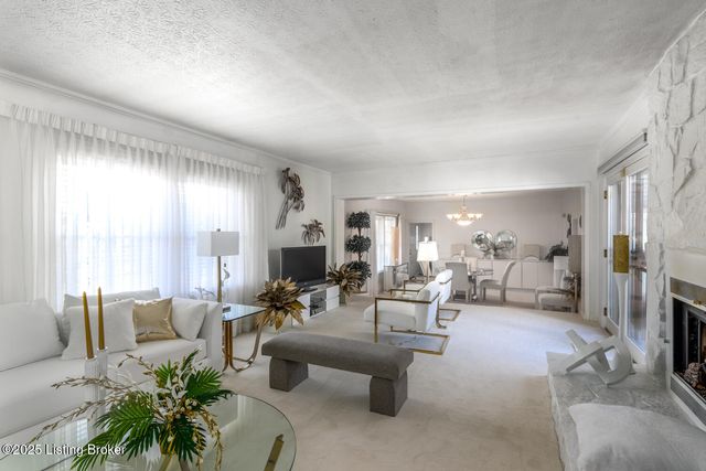 2851 S Wilson Rd, Radcliff, KY 40160