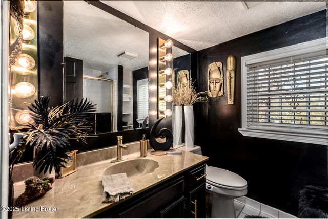 2851 S Wilson Rd, Radcliff, KY 40160