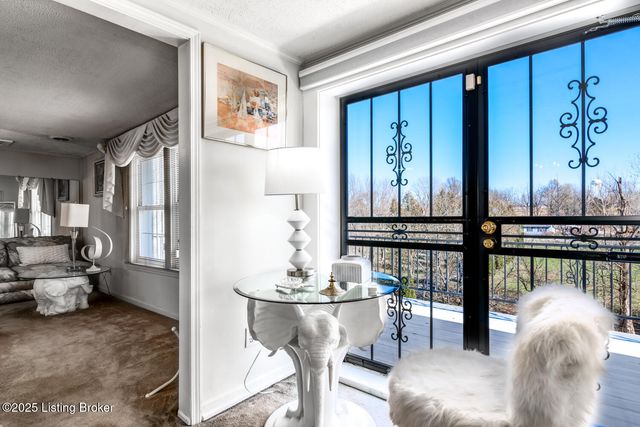 2851 S Wilson Rd, Radcliff, KY 40160