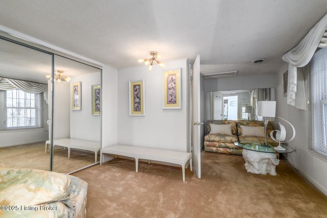 2851 S Wilson Rd, Radcliff, KY 40160