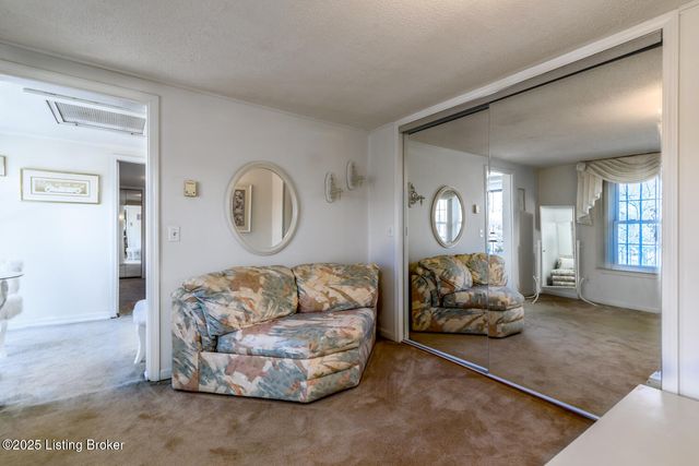 2851 S Wilson Rd, Radcliff, KY 40160