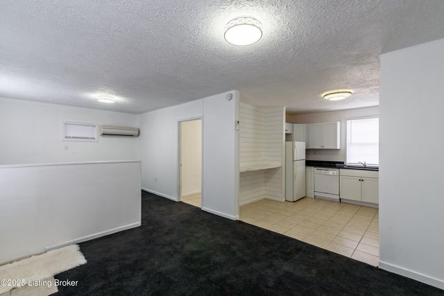 2851 S Wilson Rd, Radcliff, KY 40160