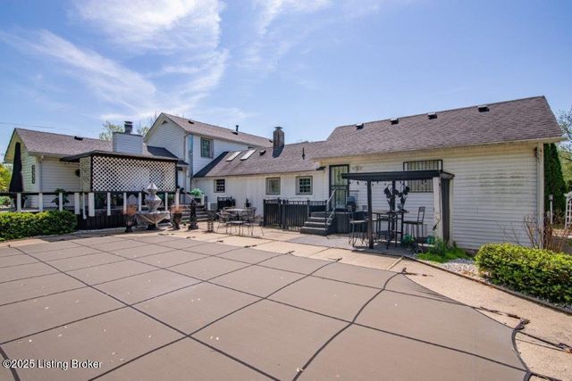 2851 S Wilson Rd, Radcliff, KY 40160