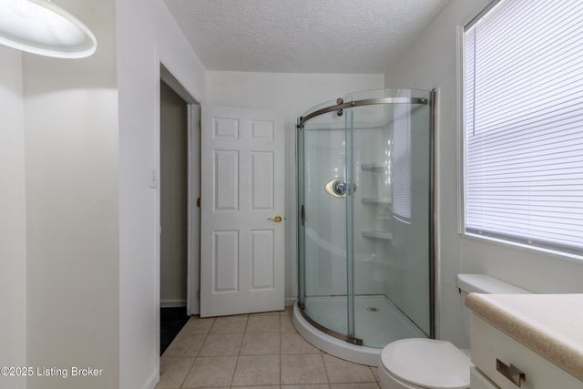 2851 S Wilson Rd, Radcliff, KY 40160