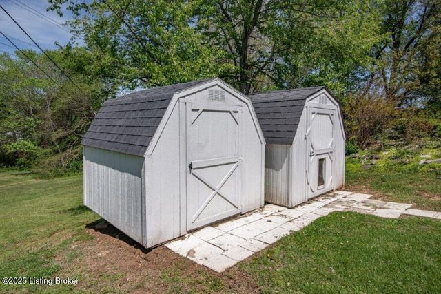 2851 S Wilson Rd, Radcliff, KY 40160