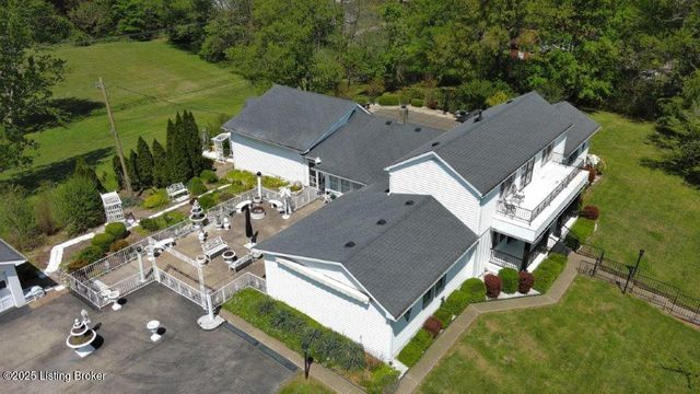 2851 S Wilson Rd, Radcliff, KY 40160