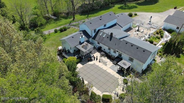 2851 S Wilson Rd, Radcliff, KY 40160