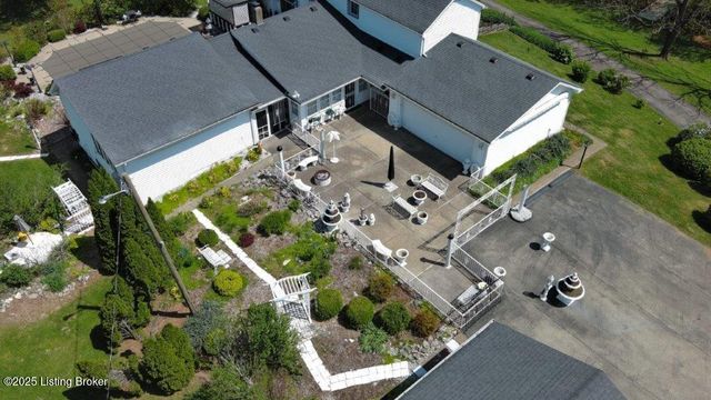 2851 S Wilson Rd, Radcliff, KY 40160