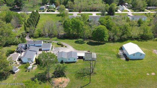 2851 S Wilson Rd, Radcliff, KY 40160