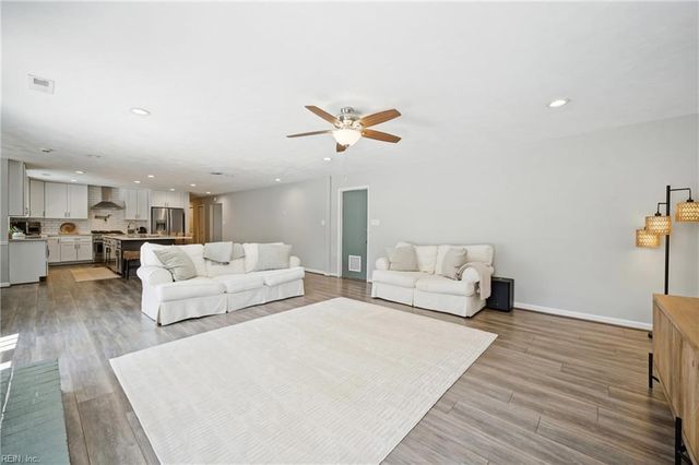 2301 Mossy Hollow PL, Virginia Beach, VA 23454