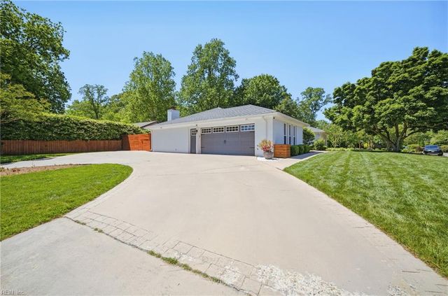2301 Mossy Hollow PL, Virginia Beach, VA 23454
