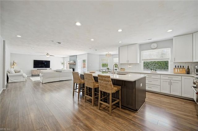 2301 Mossy Hollow PL, Virginia Beach, VA 23454