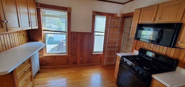 665 Washington 2, Whitman, MA 02382