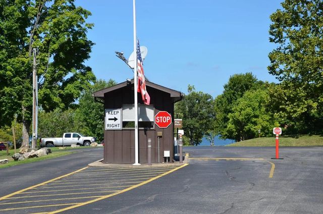 9247 State Highway 13, Kimberling City, MO 65686