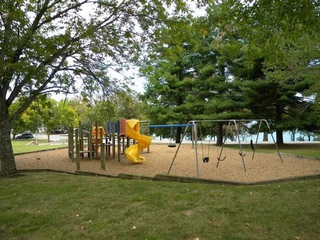 9247 State Highway 13, Kimberling City, MO 65686