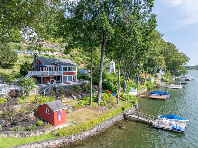 36 Waterview Drive, Danbury, CT 06811