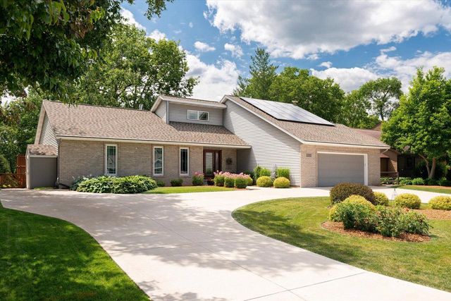2529 Baumgartner DRIVE, La Crosse, WI 54603