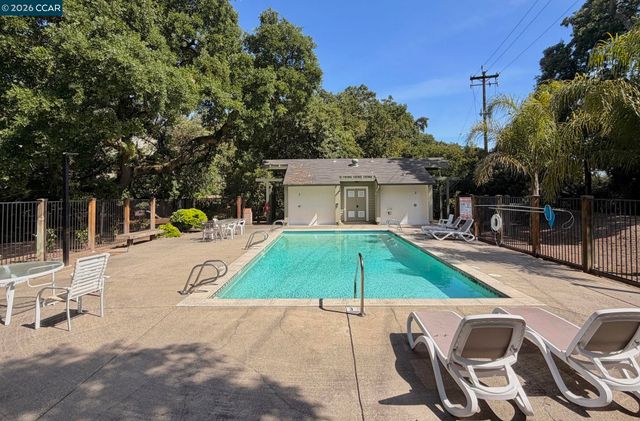 500 Suntree Ln 513, Pleasant Hill, CA 94523