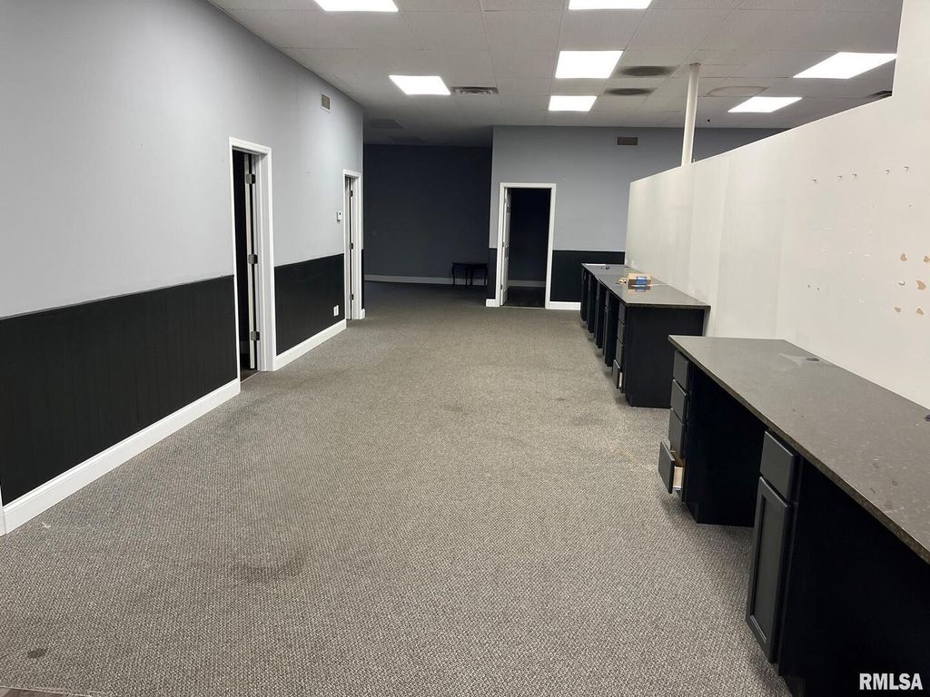 730 E KIMBERLY Road, Davenport, IA 52807