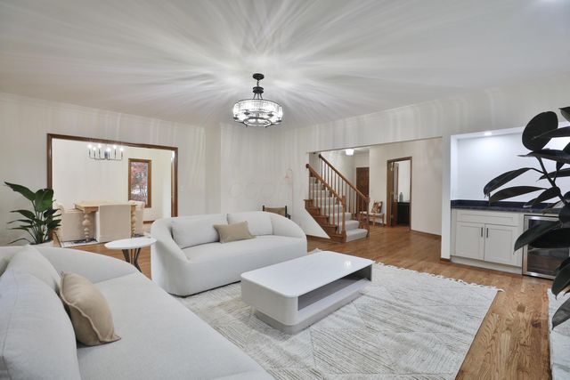 128 Green Springs Drive, Columbus, OH 43235