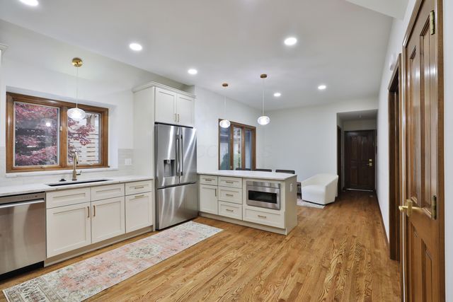 128 Green Springs Drive, Columbus, OH 43235