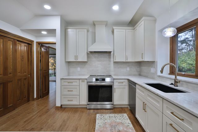 128 Green Springs Drive, Columbus, OH 43235