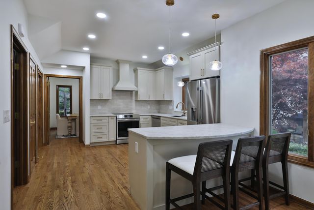 128 Green Springs Drive, Columbus, OH 43235