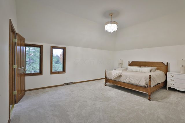 128 Green Springs Drive, Columbus, OH 43235