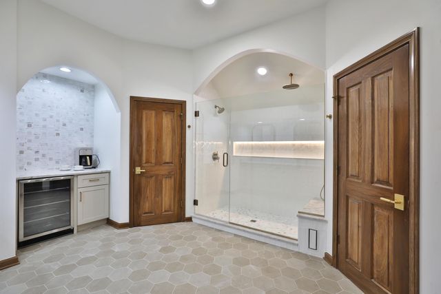 128 Green Springs Drive, Columbus, OH 43235