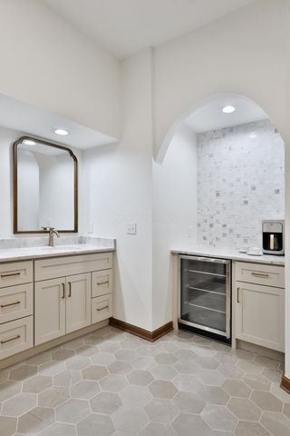 128 Green Springs Drive, Columbus, OH 43235