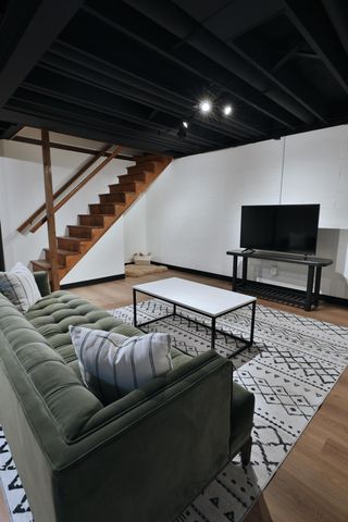 128 Green Springs Drive, Columbus, OH 43235