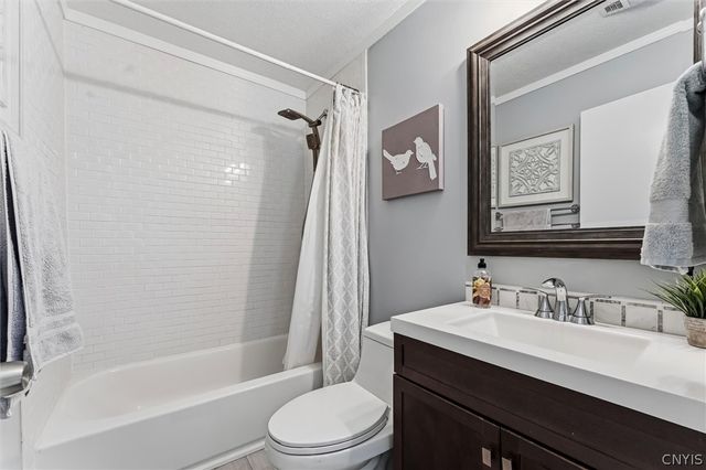37 Hazelhurst Avenue, Owasco, NY 13021