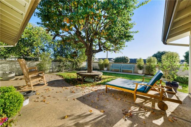 11 Jetty Drive, Corona Del Mar, CA 92625