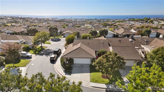 11 Jetty Drive, Corona Del Mar, CA 92625