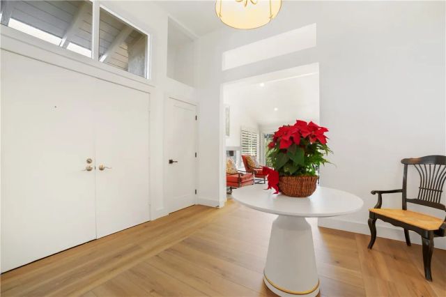 11 Jetty Drive, Corona Del Mar, CA 92625