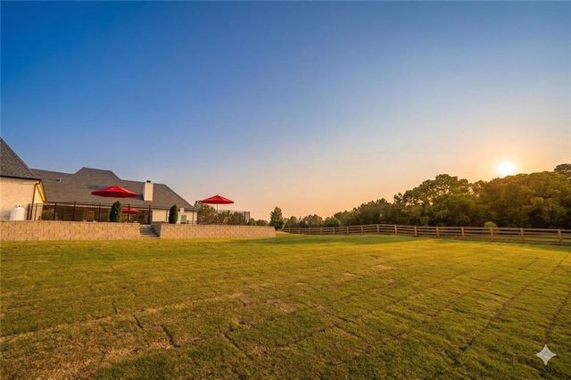 29 Ravenfield Road, Taylorsville, GA 30178