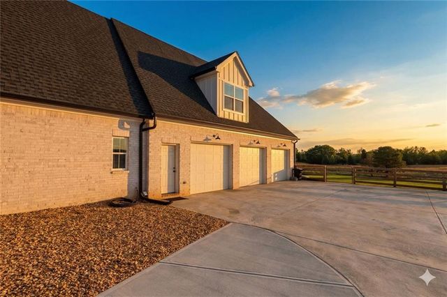 29 Ravenfield Road, Taylorsville, GA 30178
