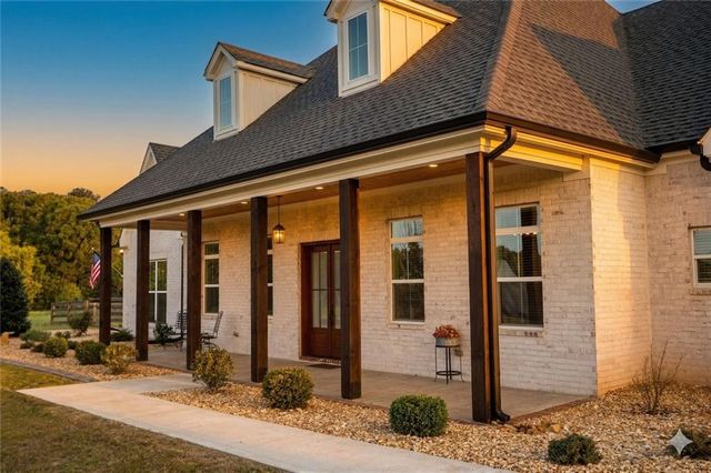 29 Ravenfield Road, Taylorsville, GA 30178