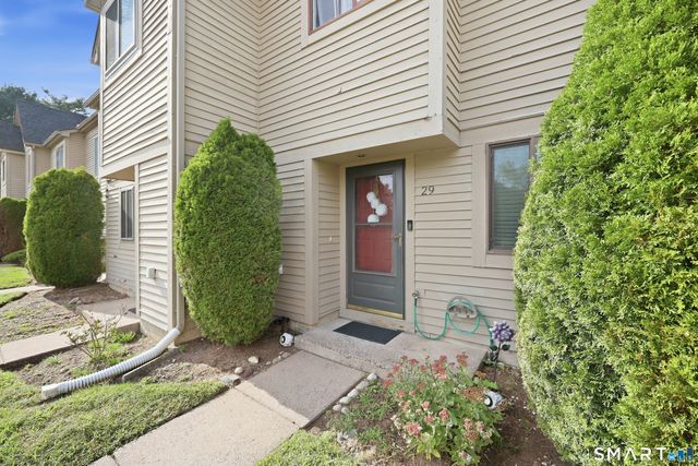 195 Village Square Drive 29, New Britain, CT 06053
