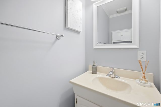 195 Village Square Drive 29, New Britain, CT 06053