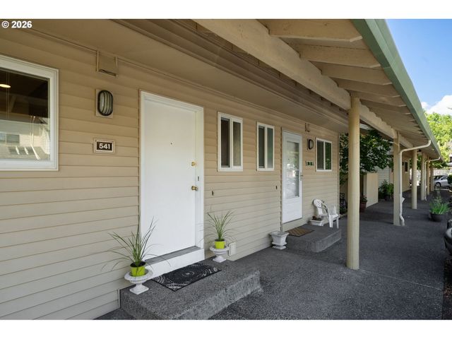 541 N HAYDEN BAY Dr, Portland, OR 97217