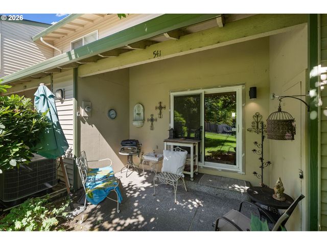 541 N HAYDEN BAY Dr, Portland, OR 97217