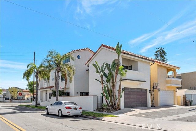 1219 Delaware Street, Huntington Beach, CA 92648