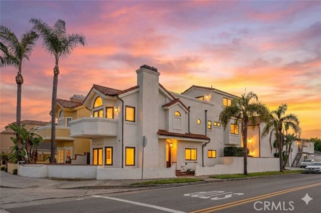 1219 Delaware Street, Huntington Beach, CA 92648