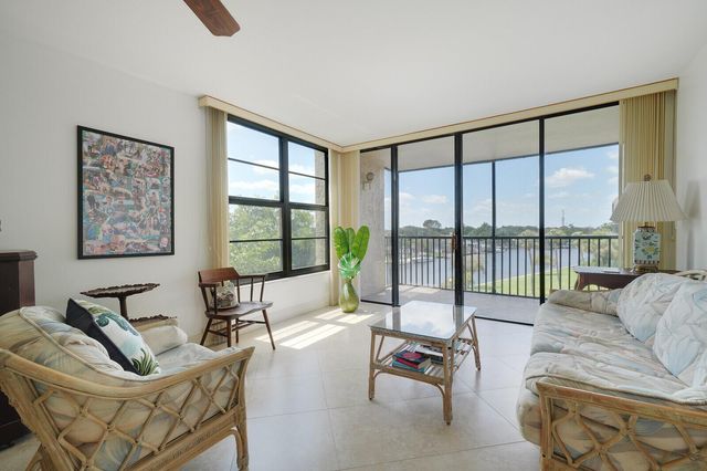 8 Royal Palm Way 401, Boca Raton, FL 33432